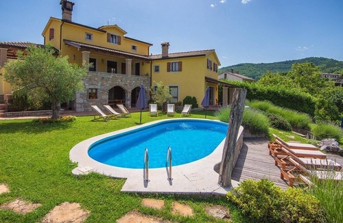 Pazin House | Holiday house Pazin for 1 - 12 persons with 4 bedrooms - Holiday home