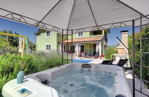 Rakalj House | Holiday house Rakalj for 6 - 8 persons with 3 bedrooms - Holiday house
