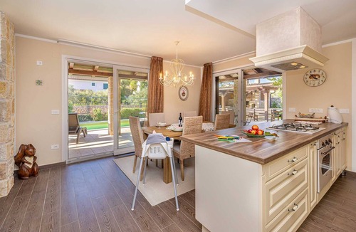 Porat Villa | Holiday house SEASCAPE I with heated pool and spacious garden