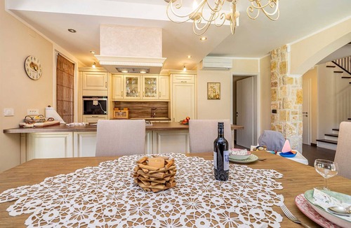 Porat Villa | Holiday house SEASCAPE I with heated pool and spacious garden