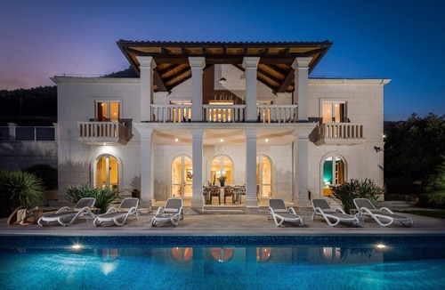Trsteno House | Holiday house Trsteno for 1 - 12 persons with 6 bedrooms - Holiday house