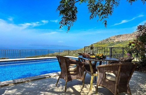Tucepi House | Holiday house Tučepi for 1 - 5 persons with 2 bedrooms - Row house