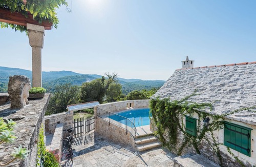 Donji Humac House | Holiday house with a swimming pool Donji Humac, Brač (K-11359)