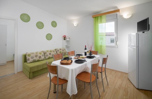 Tinjan House | Holiday house with private pool No.3 in holiday park Jelovci