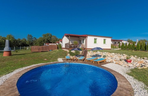 Tinjan House | Holiday house with private pool No.6 in holiday park Jelovci