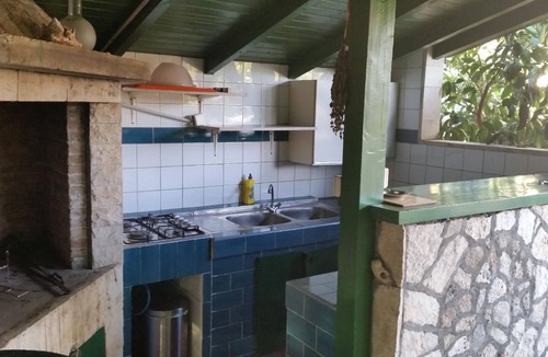 Sisan House | Holiday house with private garden and parking