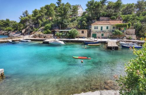 Vrbanj Apartment | HOLIDAY HVAR lux