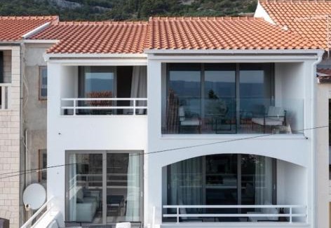 Bol Apartment | Holiday in Bol * yellow