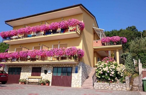 Donji Kraj Cabin | Holiday room with sea view
