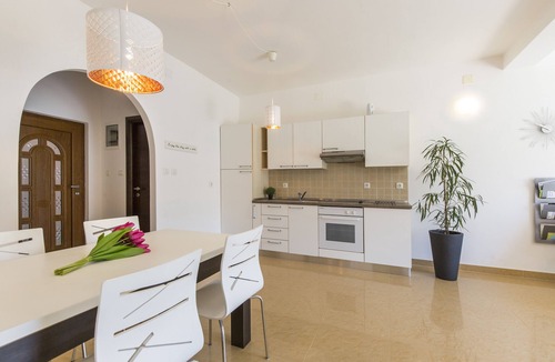 Duga Luka Apartment | Holiday Sea Side Apartment 208