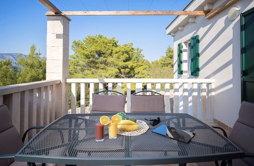 Stari Grad Villa | Holiday villa Doris with private pool and garden