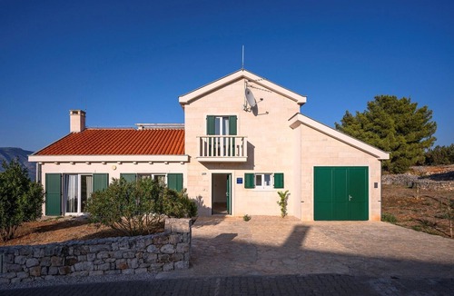 Stari Grad Villa | Holiday villa Doris with private pool and garden