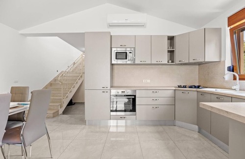 Sisan House | Holiday villa "Markulin"