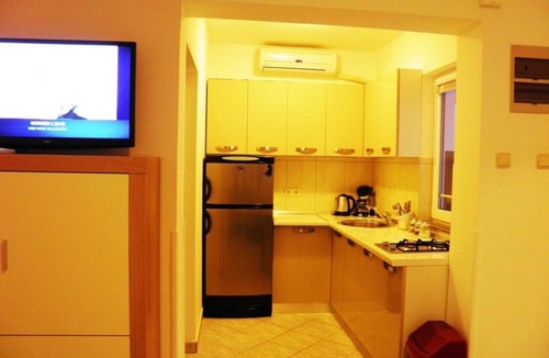 Bogovici Apartment | Home Sweet Home, Beach Breeze and White Sands Awaits you!