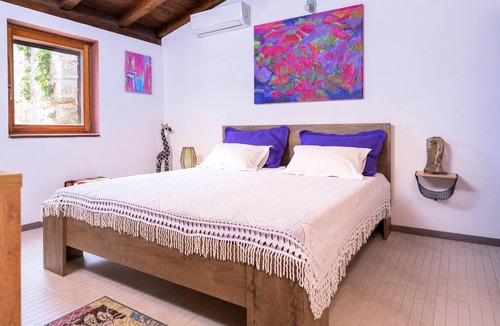 Cove Basina (Jelsa) House | Homerez - Beautiful house 1 km away from the beach for 6 ppl. with swimming-pool