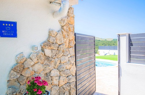 Jadrtovac House | Homerez - Big house 5 km away from the beach for 9 ppl. with swimming-pool