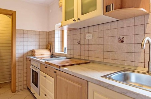 Gornje Dubrave Villa | Homerez - Villa for 8 ppl. with swimming-pool, sauna, jacuzzi, spa and terrace