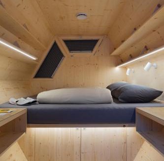 Visnja Gora House | Honeybee Hostel - Hiša kranjske čebele
