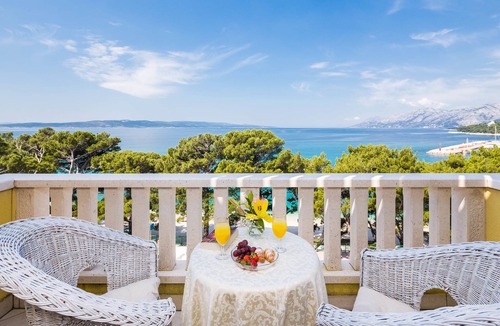 Baska Voda Hotel | Hotel Bacchus