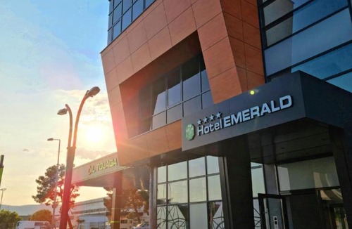Bisce Polje Hotel | Hotel Emerald