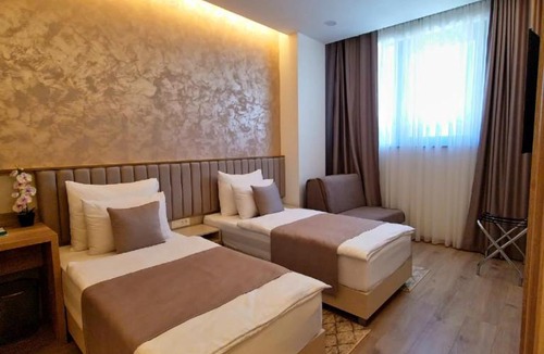 Bisce Polje Hotel | Hotel Emerald