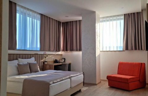 Bisce Polje Hotel | Hotel Emerald