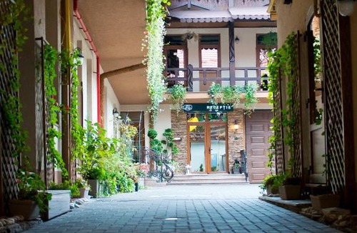 Radauti Hotel | Hotel Galany