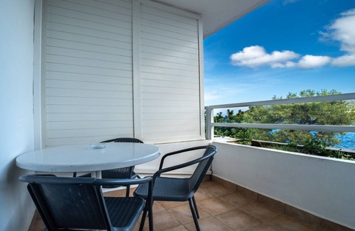 Cove Rogacic Apartment | Hotel Issa - Double Room Sea View 30