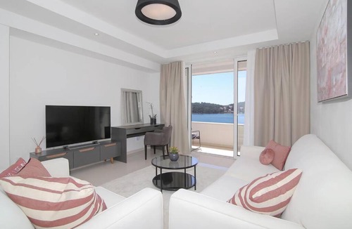 Zaton Apartment | Hotel M Apartment #5- Sea View, Breakfast & Free Garage Parking