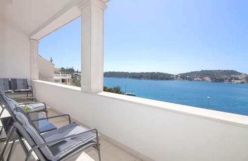 Zaton Apartment | Hotel M Apartment #5- Sea View, Breakfast & Free Garage Parking