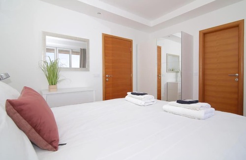 Zaton Apartment | Hotel M Apartment #5- Sea View, Breakfast & Free Garage Parking