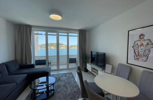 Zaton Apartment | Hotel M Apartment #6- Sea View, Breakfast & Free Garage Parking