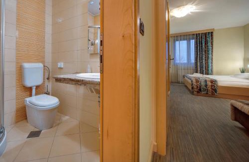 Divaca Hotel | Hotel Malovec