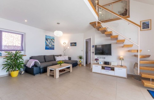 Bol House | House ∙ 3 bedrooms ∙ 6 guests