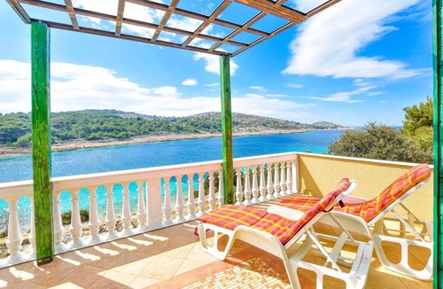 Zirje House | House ∙ 4 bedrooms ∙ 8 guests
