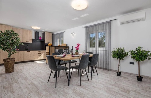 Lipa House | House ∙ 5 bedrooms ∙ 10 guests