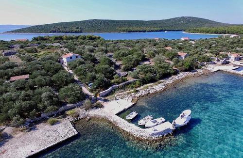 Kraj House | House Brena