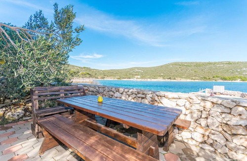 Kraj House | House Brena