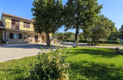 Bazgalji House | HOUSE DAVIDO WITH POOL A GREAT SWIMMING POOL PRIVATE PLAYGROUND HOUSEHOLD WELCOME