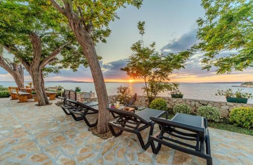 Lun House | House for rent "Figurica" Lun