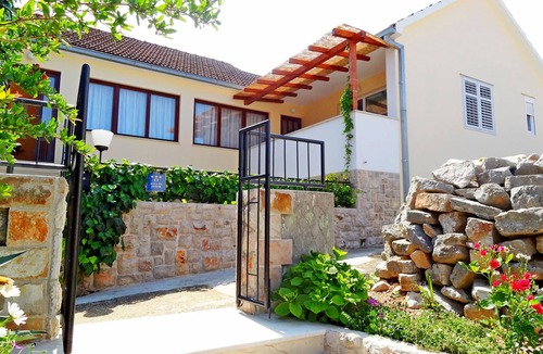 Vrboska House | House Lara (11851-K1) - Vrboska - island Hvar