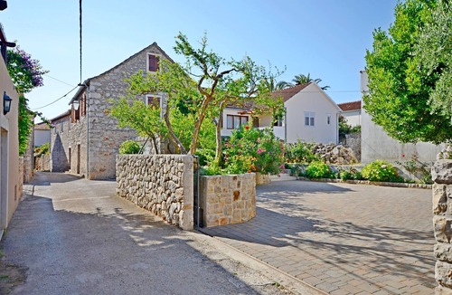 Vrboska House | House Lara (11851-K1) - Vrboska - island Hvar