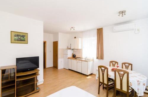 Zuljana Apartment | House Lopin