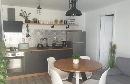 Drage House | House Mara