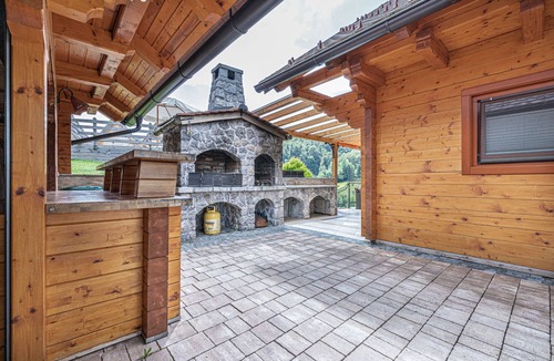 Bostanj Ski Chalet | House of Nature Glamping & Sauna, Planina pri Sevnici, Slovenia