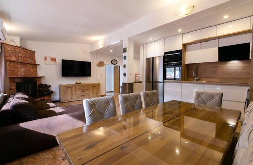 Srinjine Apartment | House of OZ with Private Swimming Pool