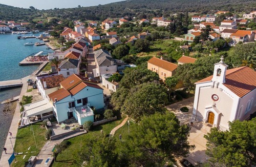 Ilovik House | House Sara
