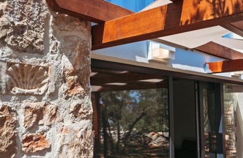Lukoran House | House Stone house with jacuzzi