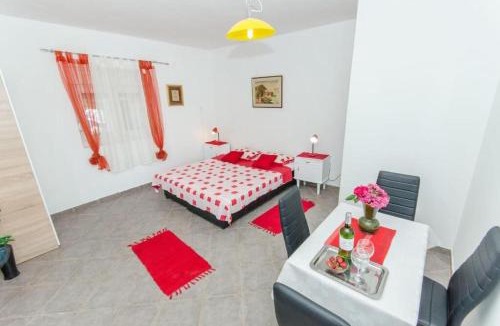 Bogomolje House | House Vatromir