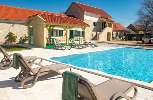 Oklaj House | House Villa Karaga (11178-K1) - Oklaj